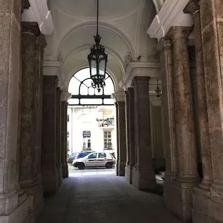 Cavour 公寓 *